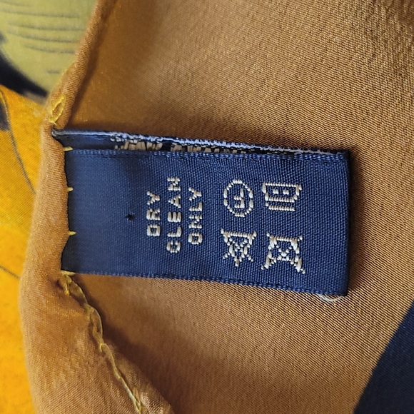 Guy Laroche Paris silk scarf sunflowers - Picture 7 of 12